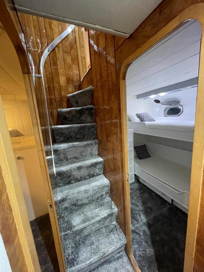 Yate Aloha Hotel Сант Адриа де Бесос Екстериор снимка