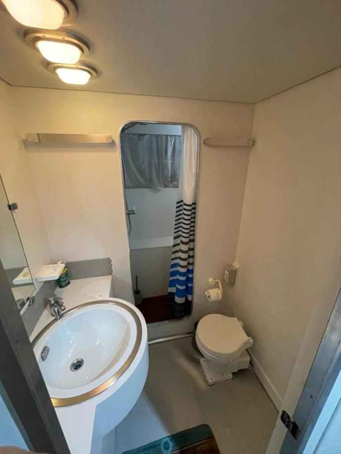 Yate Aloha Hotel Сант Адриа де Бесос Екстериор снимка
