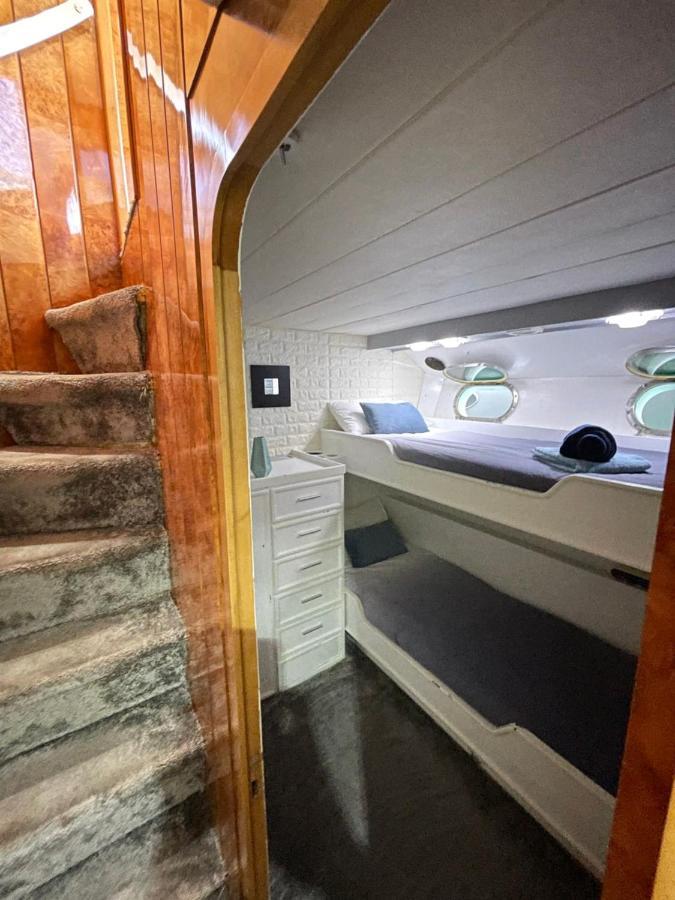 Yate Aloha Hotel Сант Адриа де Бесос Екстериор снимка